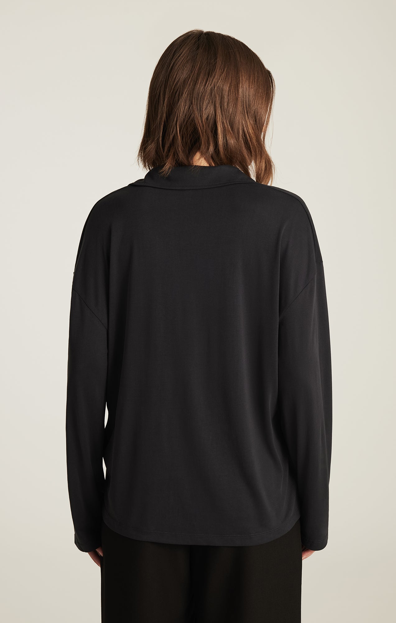 LUXE TOUCH TENCEL™ V-NECK T-SHIRT IN BLACK