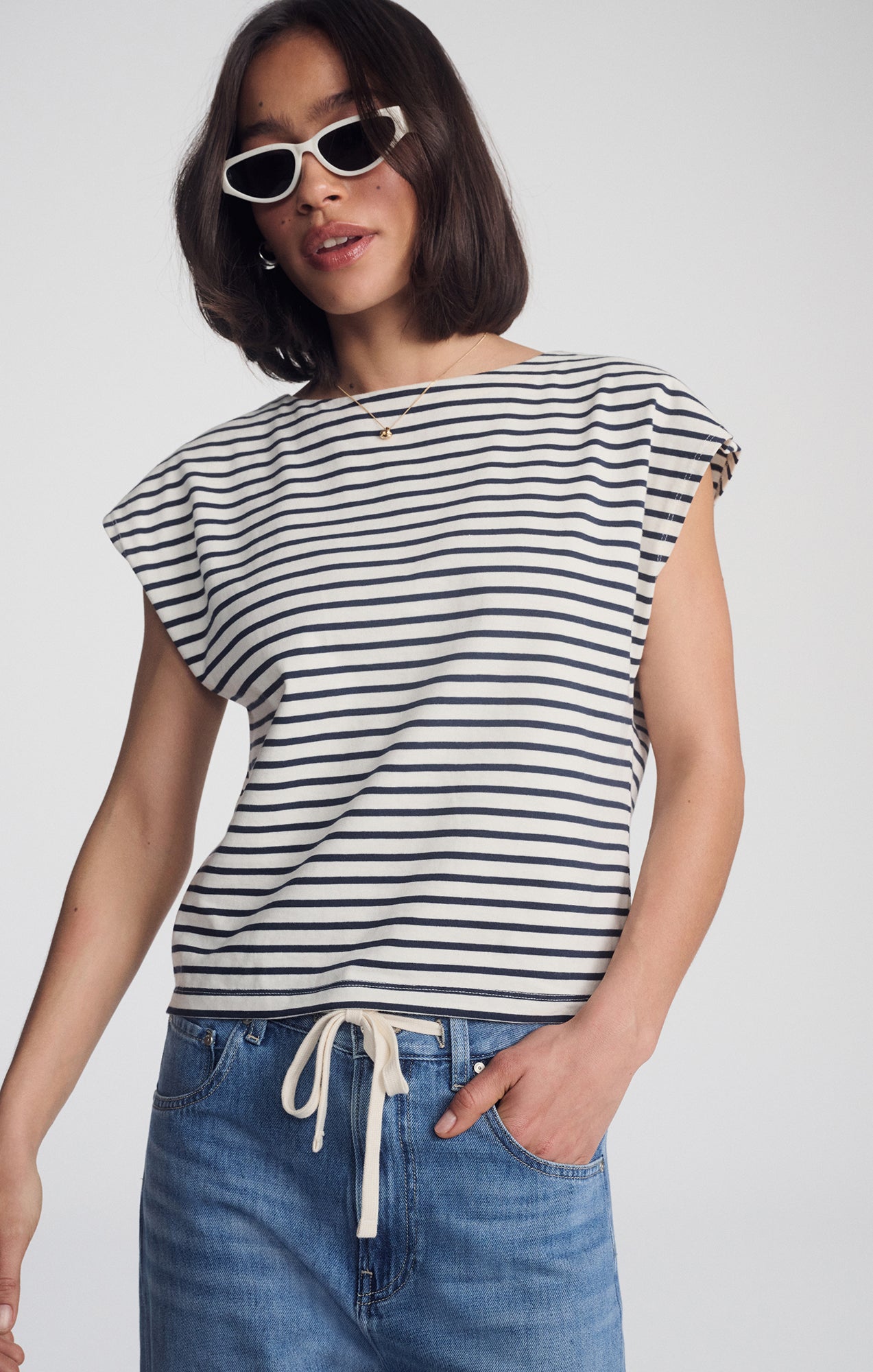 BOAT NECK SLEEVELESS SHIRT IN NAVY BLAZER STRIPE - Mavi Jeans