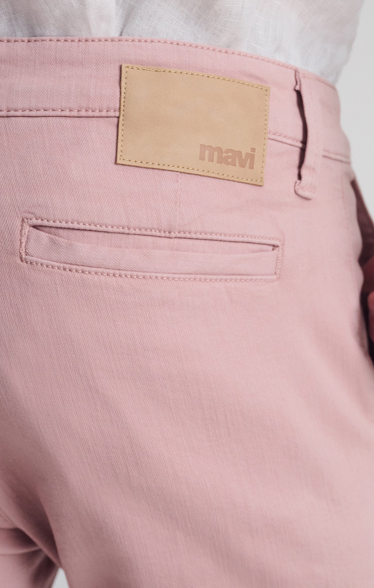 MILTON SLIM STRAIGHT CHINO IN WOODROSE LUXE TWILL - Mavi Jeans