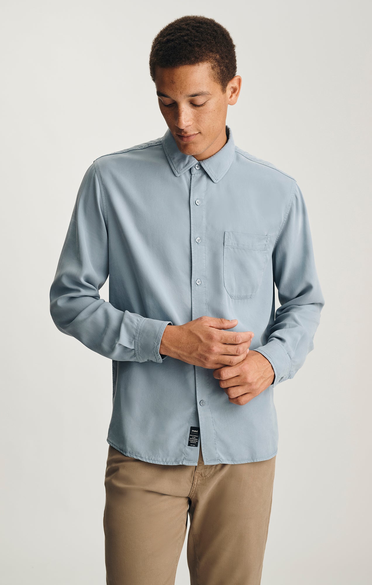 TENCEL™ LONG SLEEVE BUTTON-UP SHIRT IN TRADEWINDS