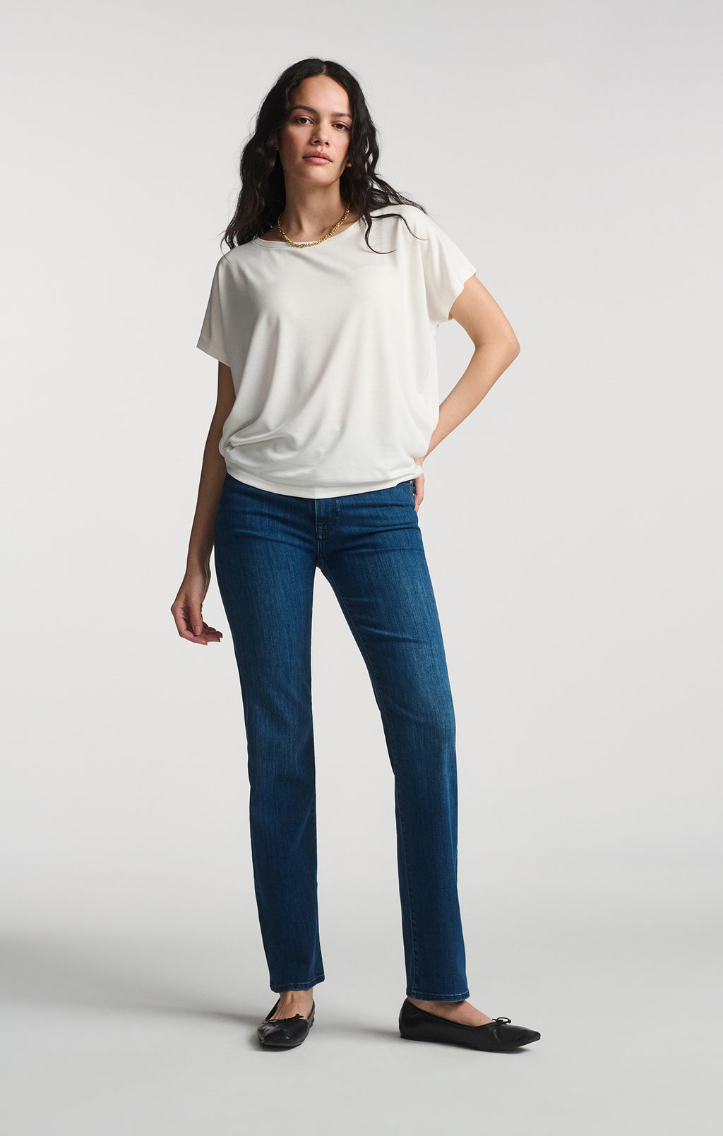 LUXE TOUCH TENCEL™ BOAT NECK T-SHIRT IN ANTIQUE WHITE - Mavi Jeans