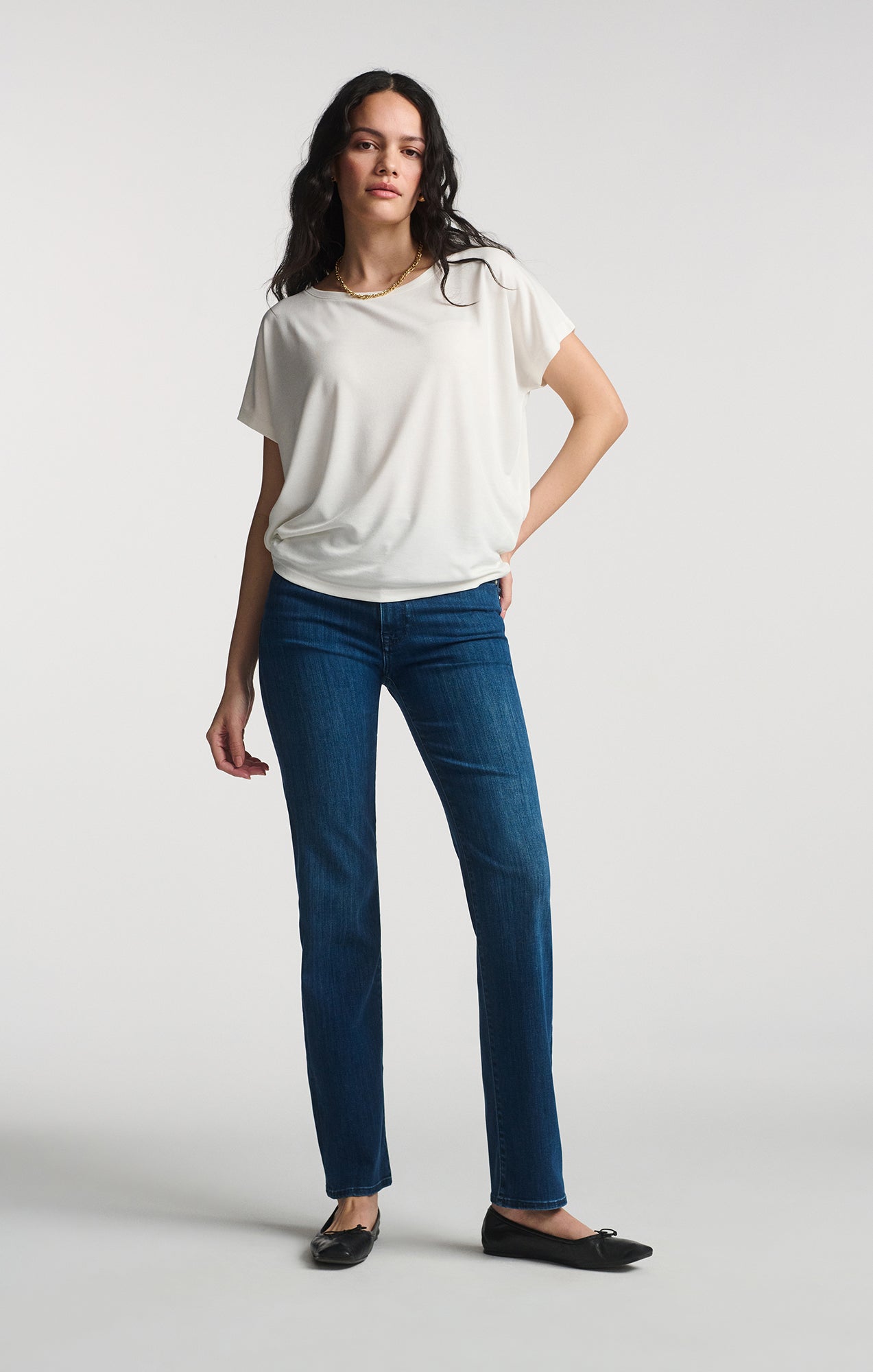 LUXE TOUCH TENCEL™ BOAT NECK T-SHIRT IN ANTIQUE WHITE - Mavi Jeans