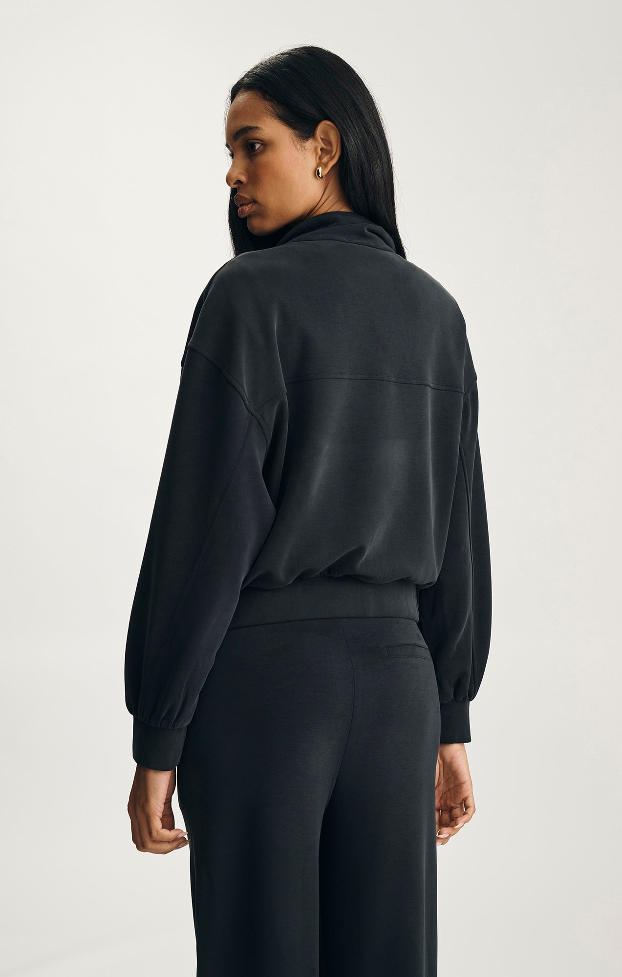 SPORTY LUXE TENCEL™ FULL ZIP SWEATSHIRT IN BLACK - Mavi Jeans