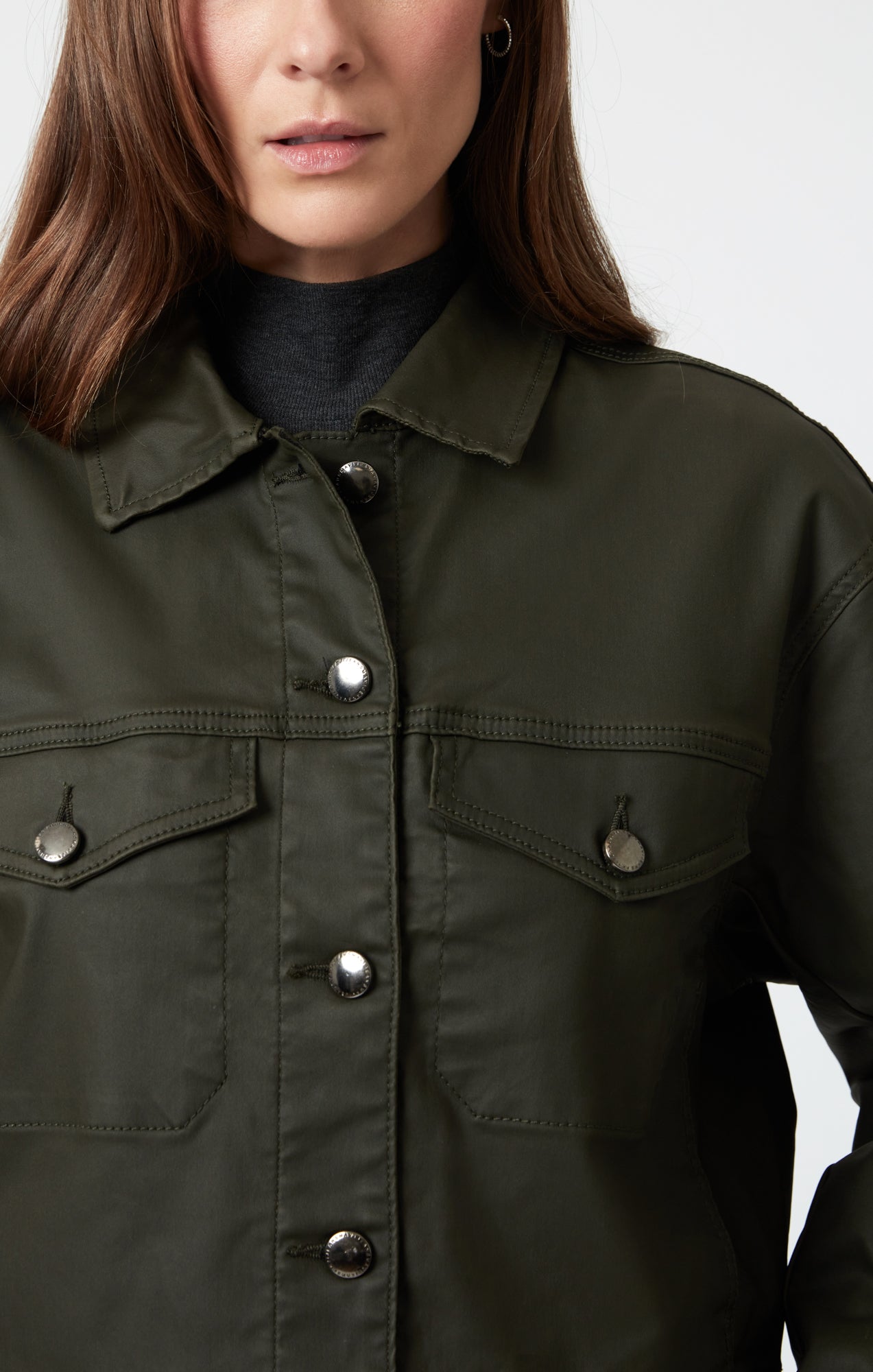 MAREN CROP JACKET IN DARK OLIVE COATED - Mavi Jeans