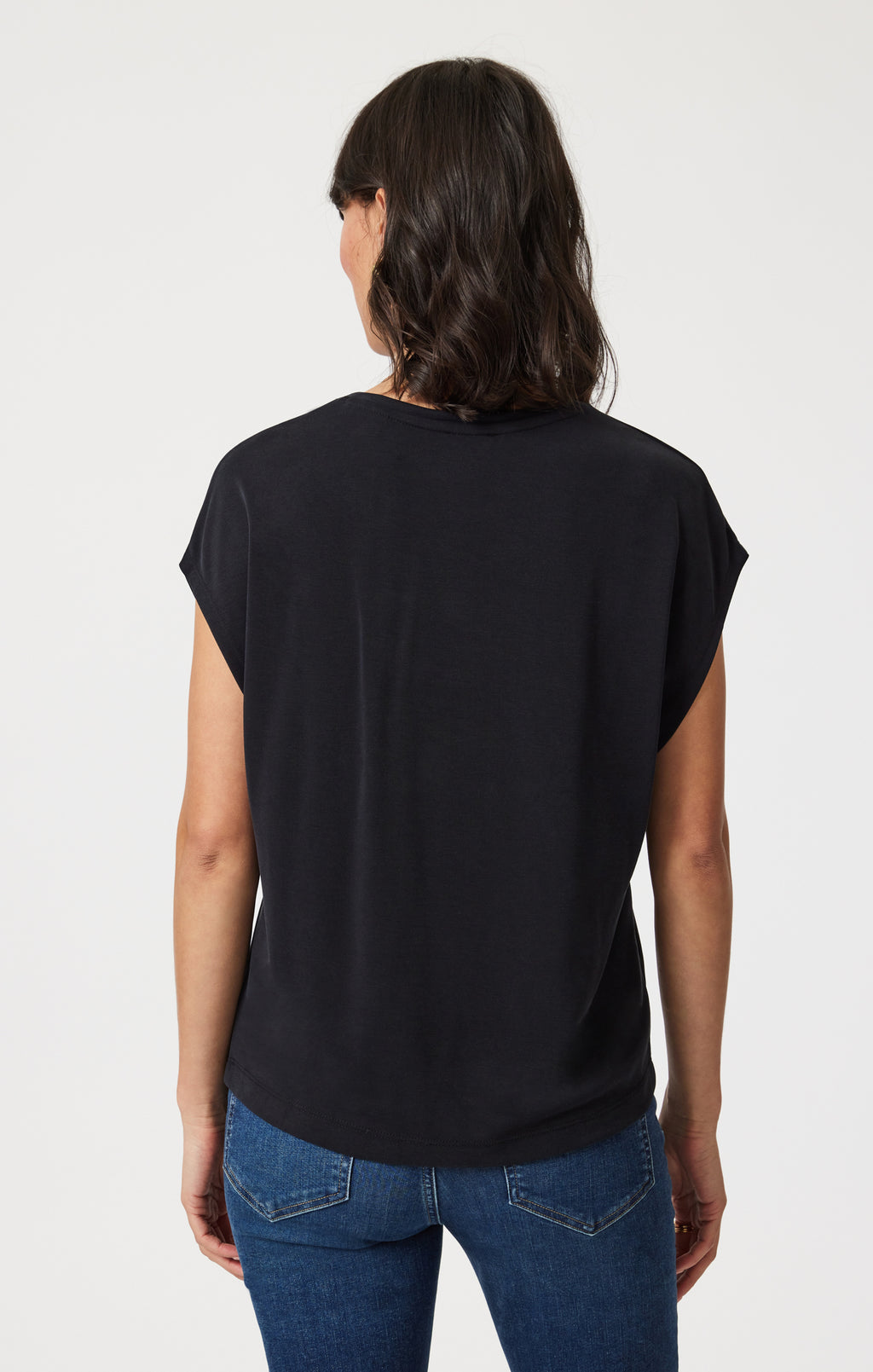 LUXE TOUCH TENCEL™ V-NECK T-SHIRT IN BLACK - Mavi Jeans