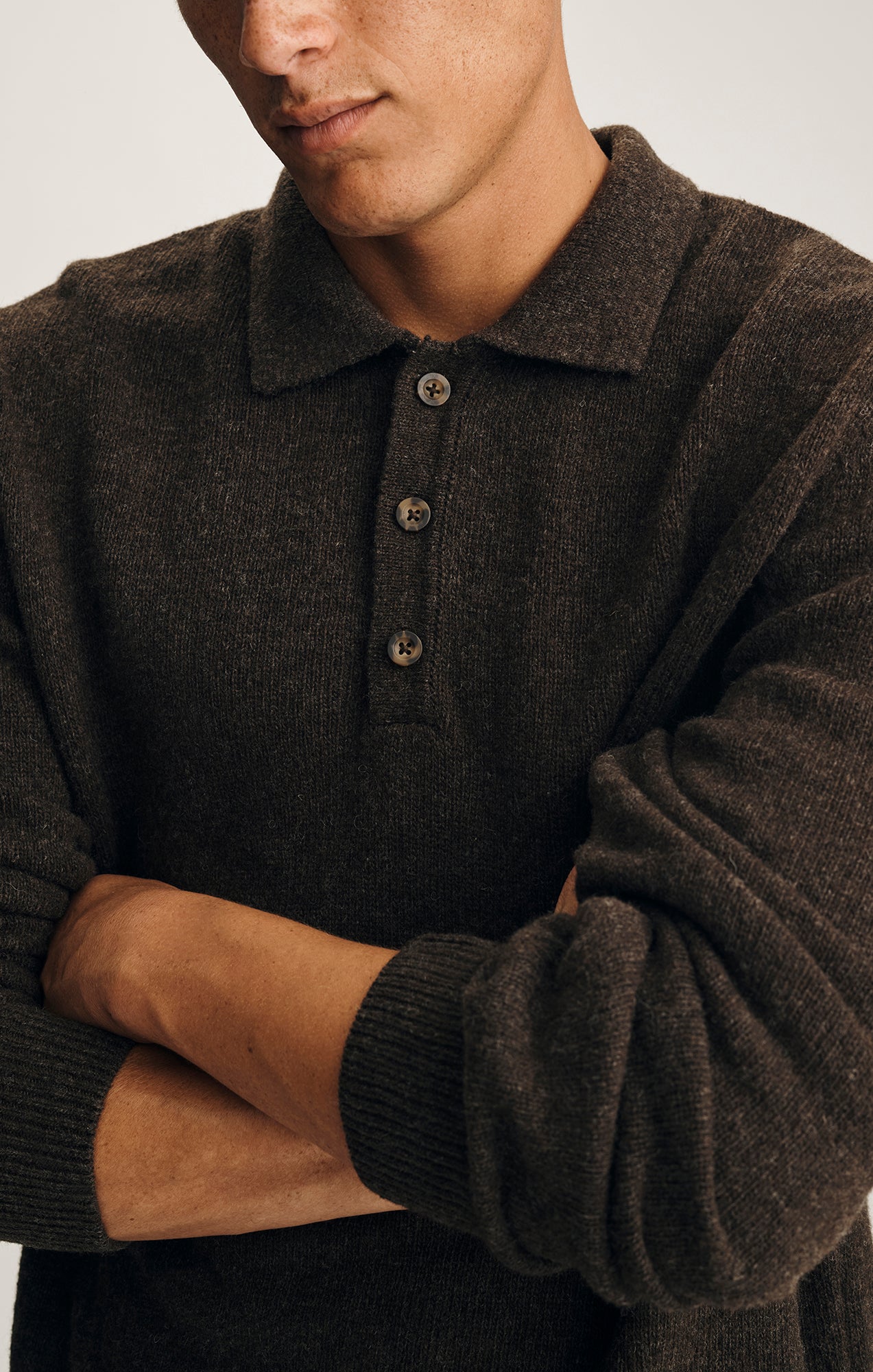 EDITION WOOL LONG SLEEVE POLO SWEATER IN SEAL BROWN