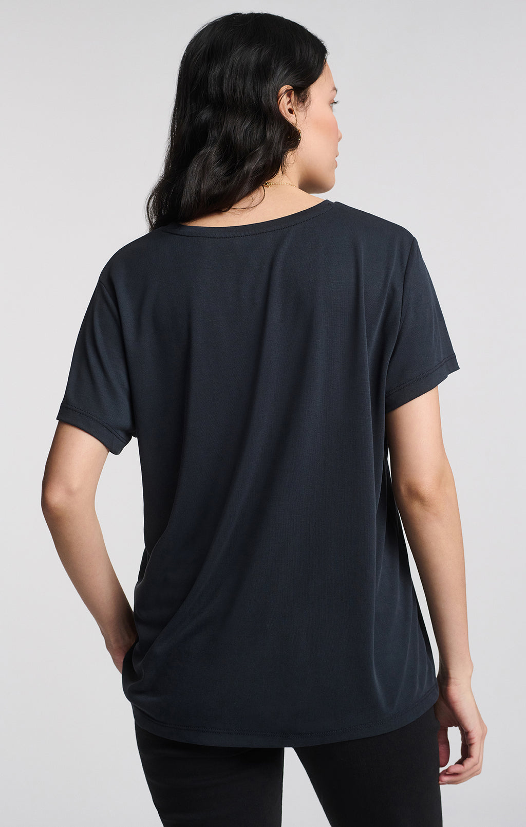 LUXE TOUCH TENCEL™ CREW NECK T-SHIRT IN BLACK - Mavi Jeans