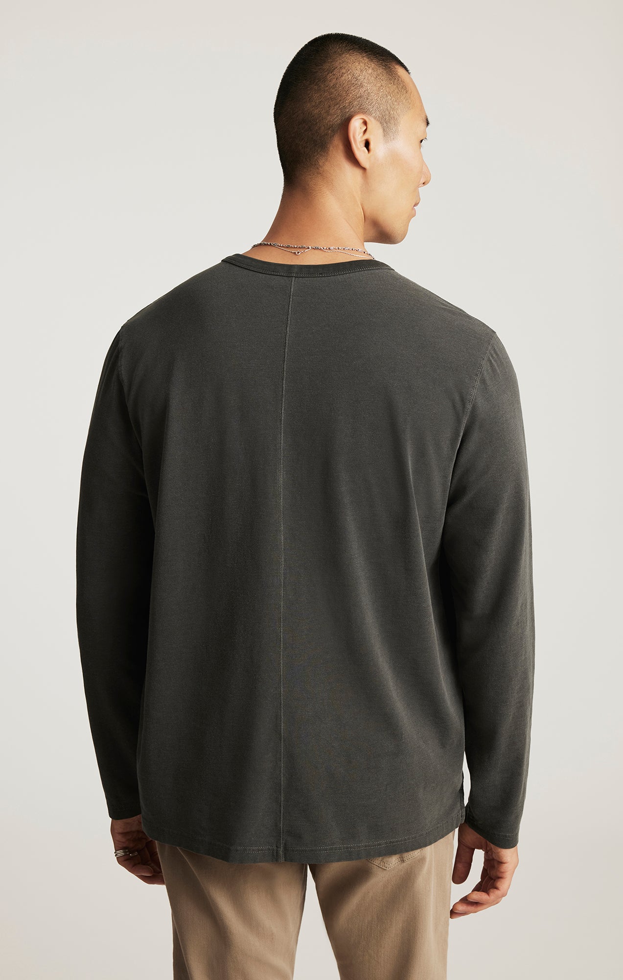 LONG SLEEVE HENLEY T-SHIRT IN PIRATE BLACK - Mavi Jeans