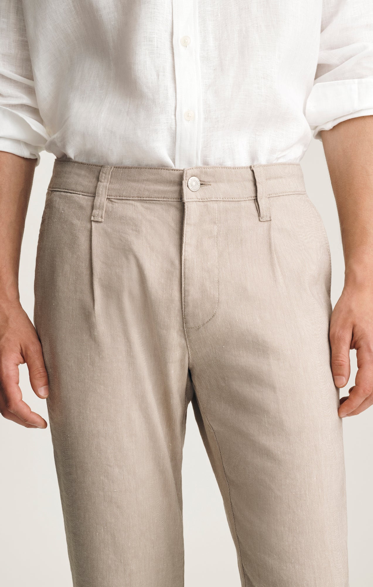 WILL PLEATED STRAIGHT CHINO IN COFFEE LINEN - Mavi Jeans