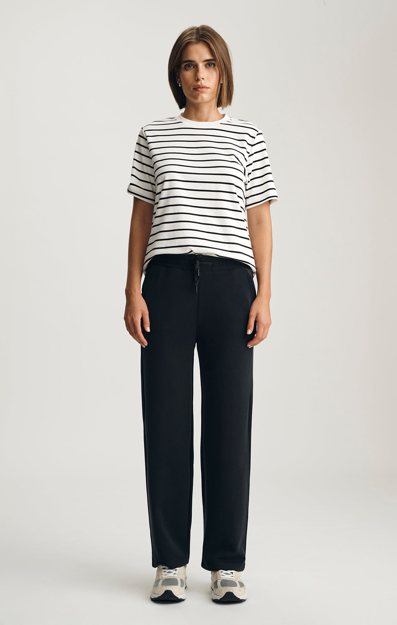 SPORTY LUXE TENCEL™ STRAIGHT LEG PANTS IN BLACK