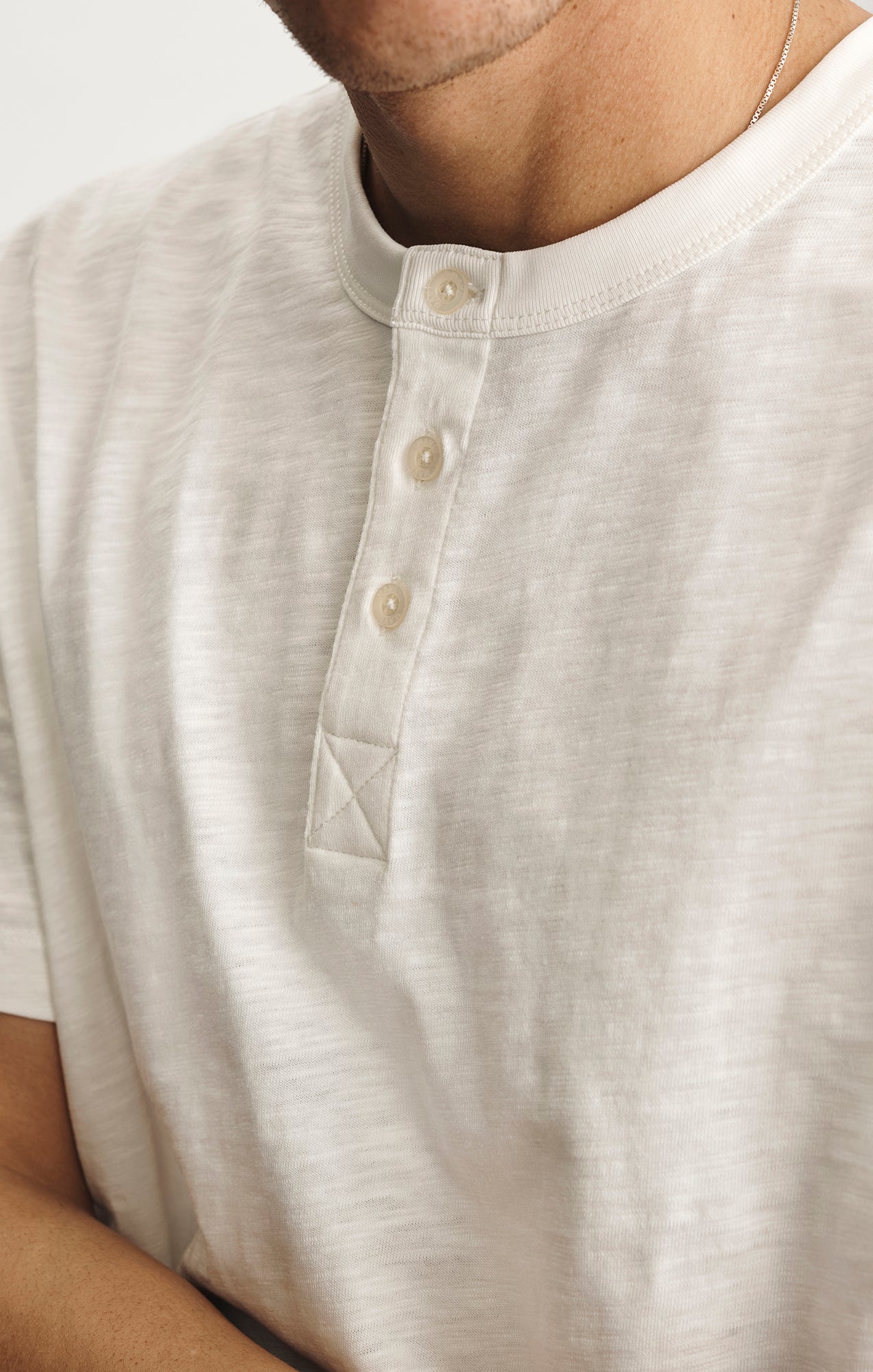 SLUB HENLEY T-SHIRT IN ANTIQUE WHITE - Mavi Jeans