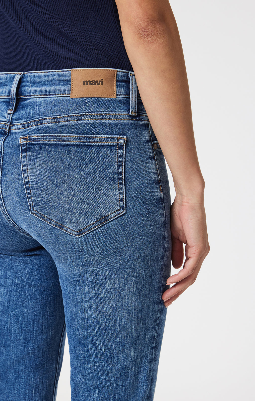 EMMA SLIM BOYFRIEND IN MID BRUSHED TRIBECA - Mavi Jeans