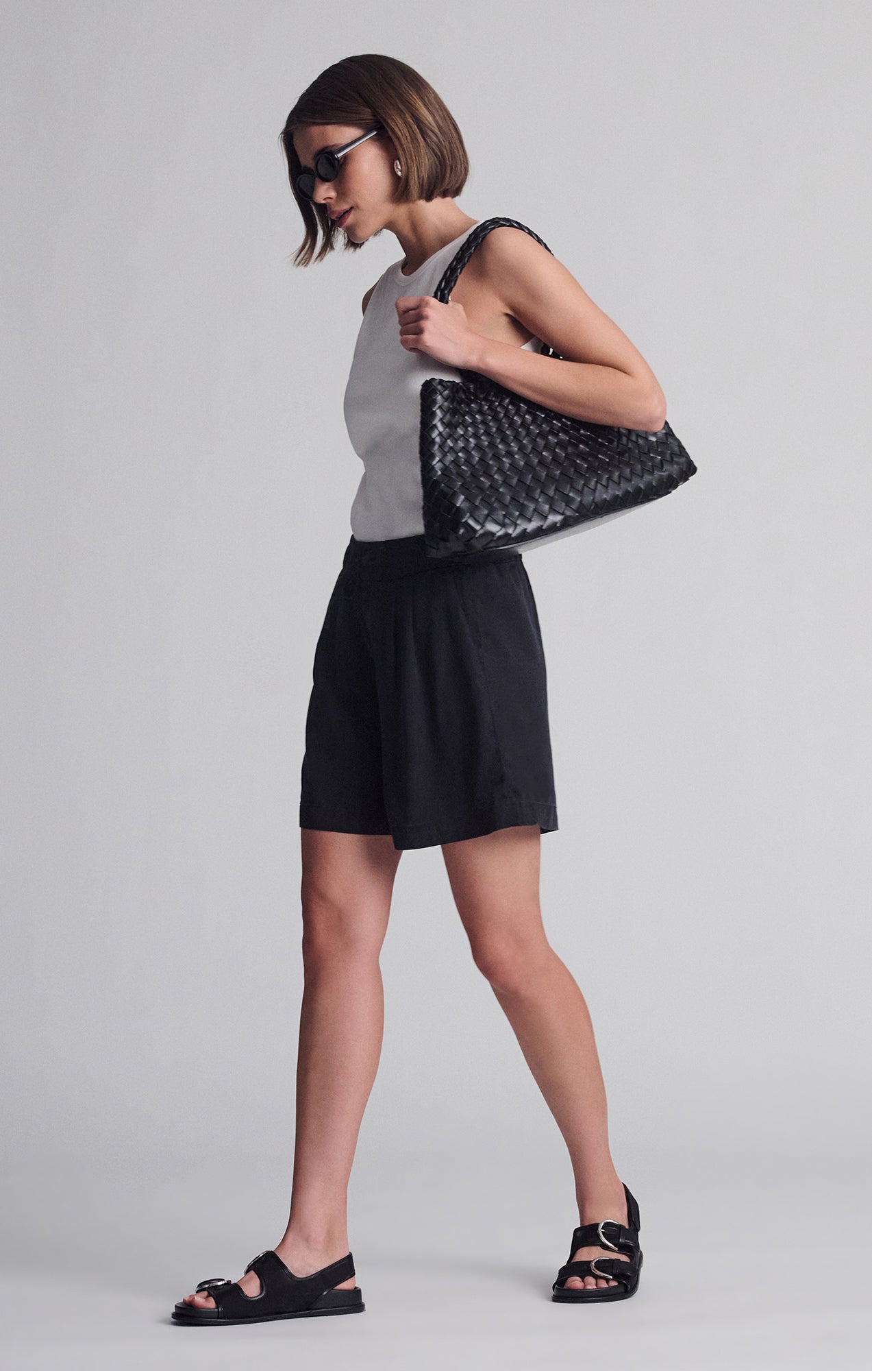 PENNY PLEATED SHORTS IN BLACK USED GOLD - Mavi Jeans