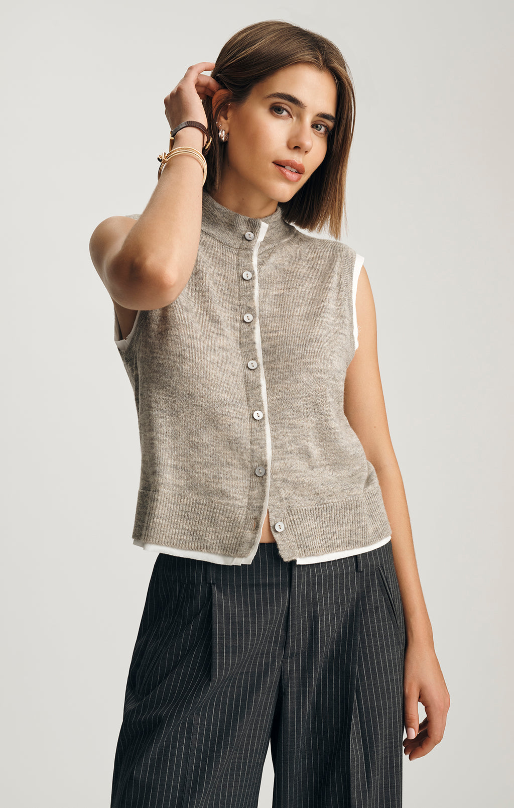 CARDIGAN SWEATER VEST IN MID GREY MELANGE