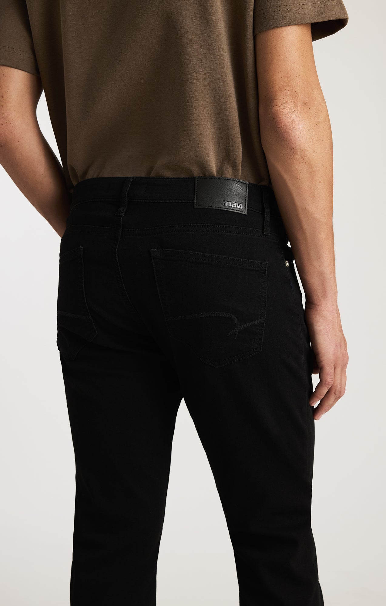 MARCUS SLIM STRAIGHT LEG IN SMOKE BRUSHED FEATHER BLUE