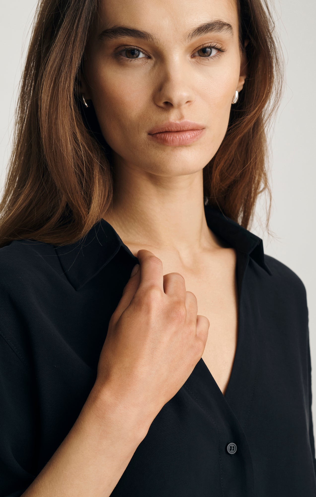 LUXE TOUCH SHORT SLEEVE BUTTON-UP SHIRT IN BLACK - Mavi Jeans