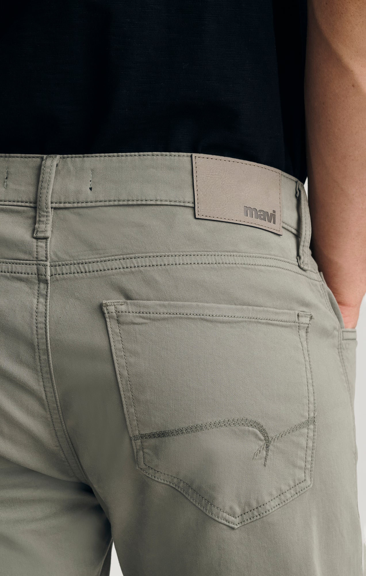 ZACH STRAIGHT LEG IN BASIL TWILL