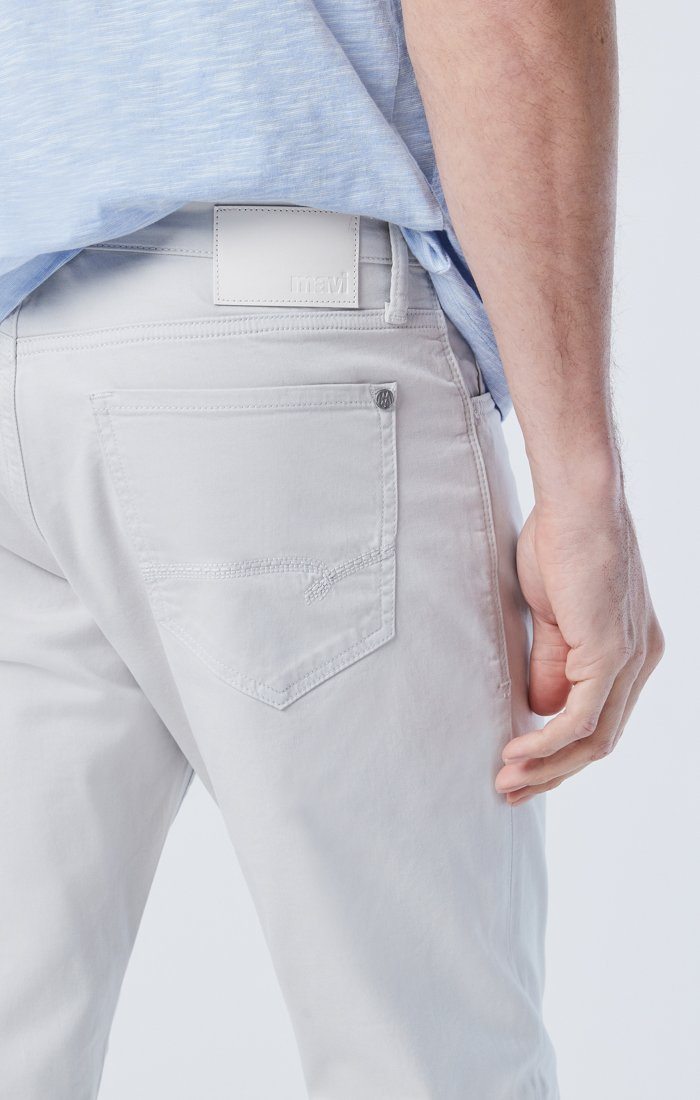 MATT RELAXED STRAIGHT LEG IN OYSTER MUSHROOM TWILL - Mavi Jeans