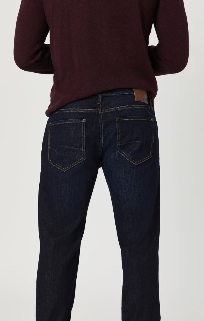 MARCUS SLIM STRAIGHT LEG IN RINSE BRUSHED WILLIAMSBURG - Mavi Jeans