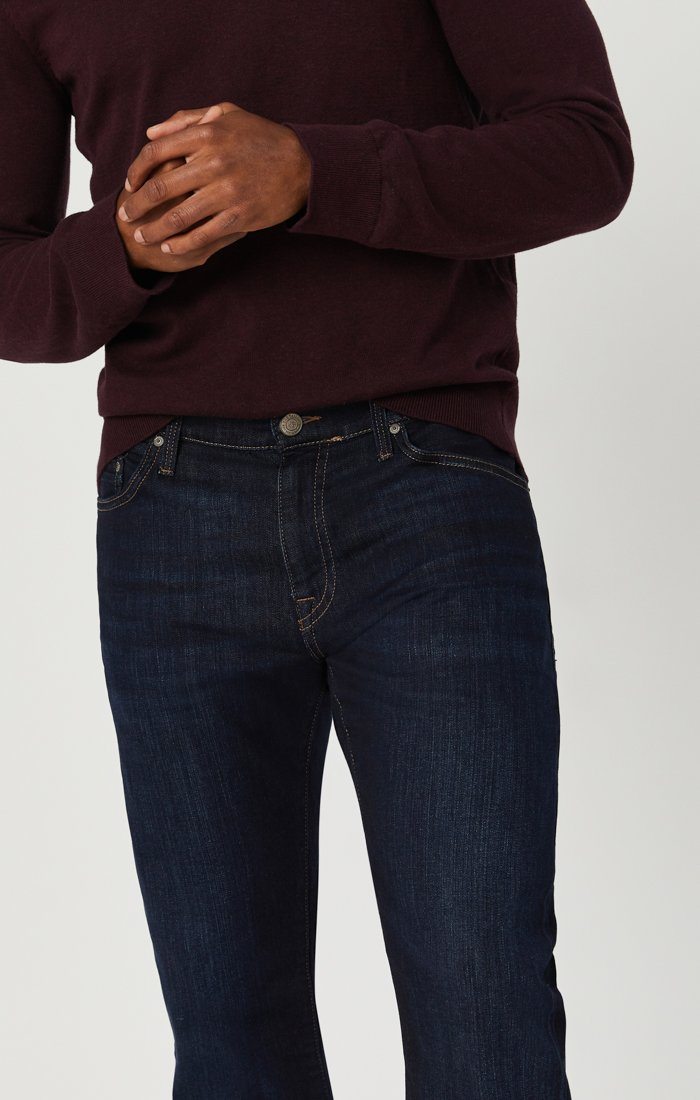 MARCUS SLIM STRAIGHT LEG IN RINSE BRUSHED WILLIAMSBURG - Mavi Jeans