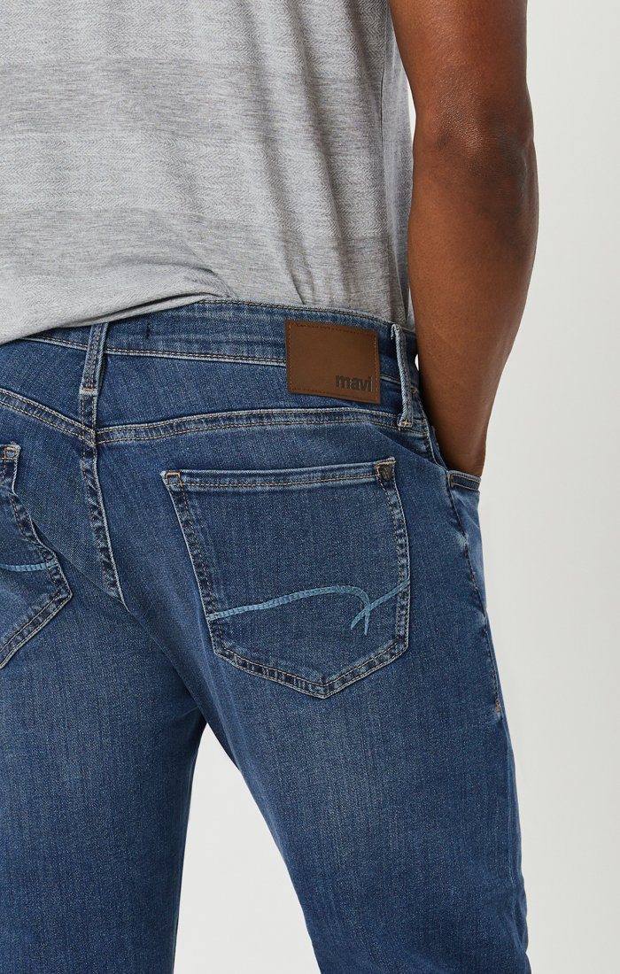 JAKE SLIM LEG IN MID FOGGY WILLIAMSBURG - Mavi Jeans