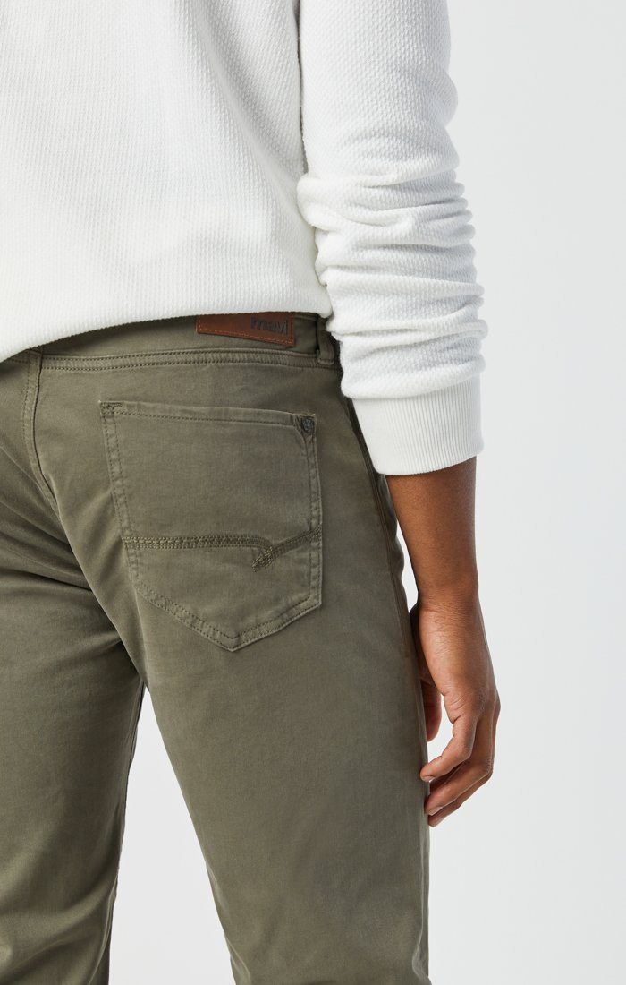 ZACH STRAIGHT LEG IN DUSTY OLIVE TWILL - Mavi Jeans