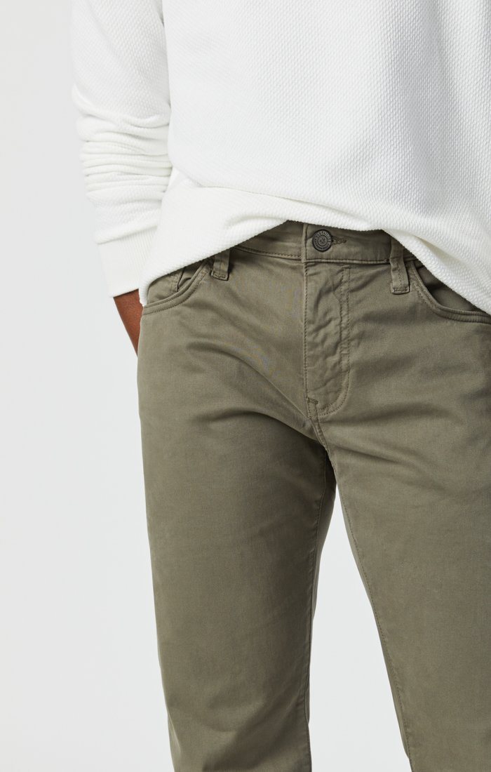 ZACH STRAIGHT LEG IN DUSTY OLIVE TWILL - Mavi Jeans