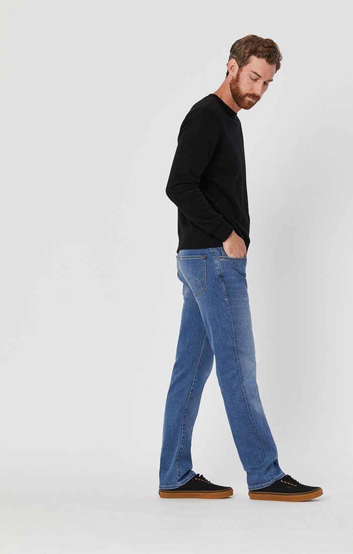 Mavi Men's Zach Straight Leg Jeans In Light SuperMove – Mavi Jeans