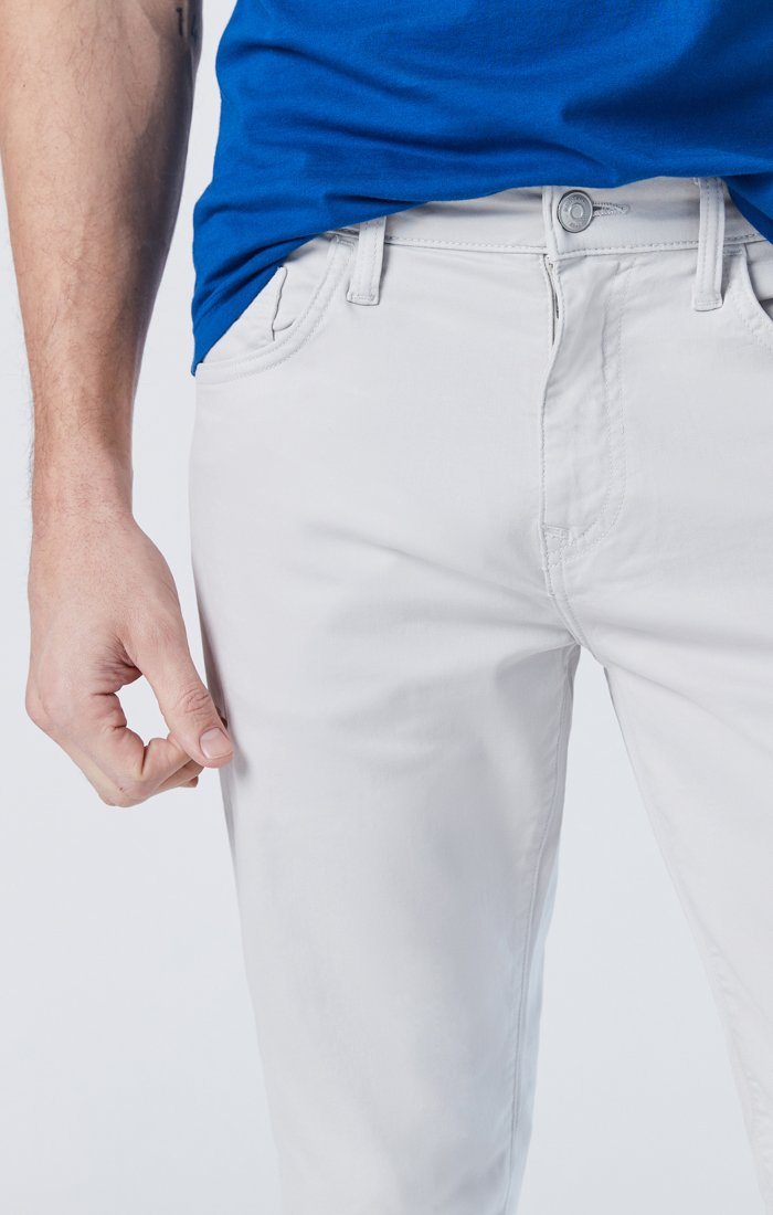 ZACH STRAIGHT LEG IN OYSTER MUSHROOM TWILL - Mavi Jeans
