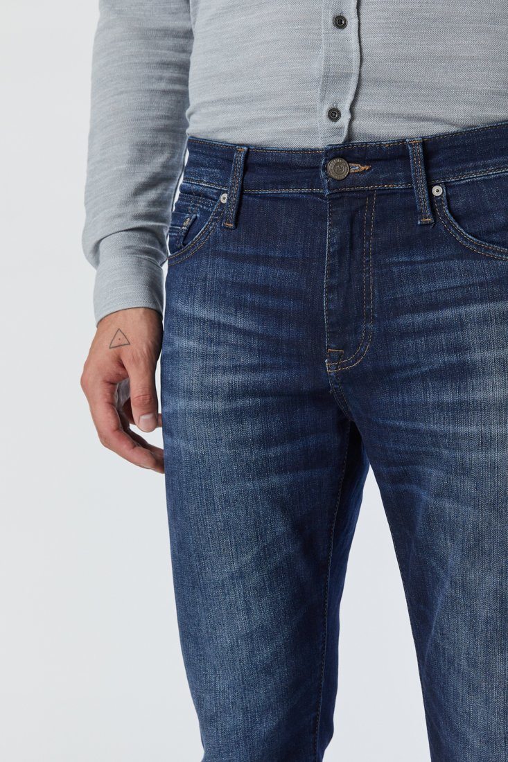 Mavi Men’s Zach Straight Leg Jeans — Dark Brushed Williamsburg Denim With A Comfortable, Classic Fit
