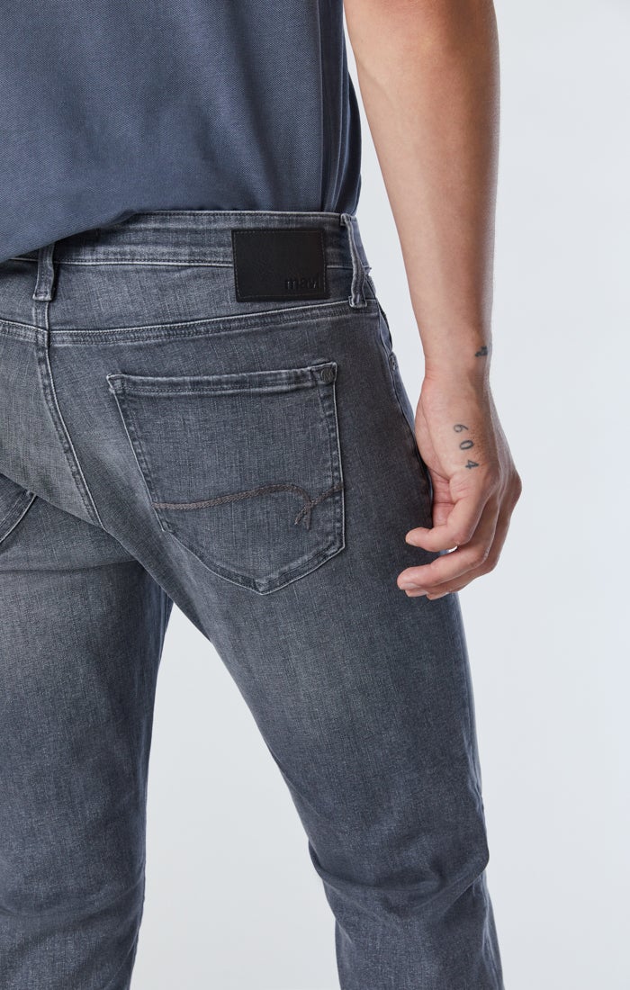 JAKE SLIM LEG JEANS IN MID GREY WILLIAMSBURG - Mavi Jeans