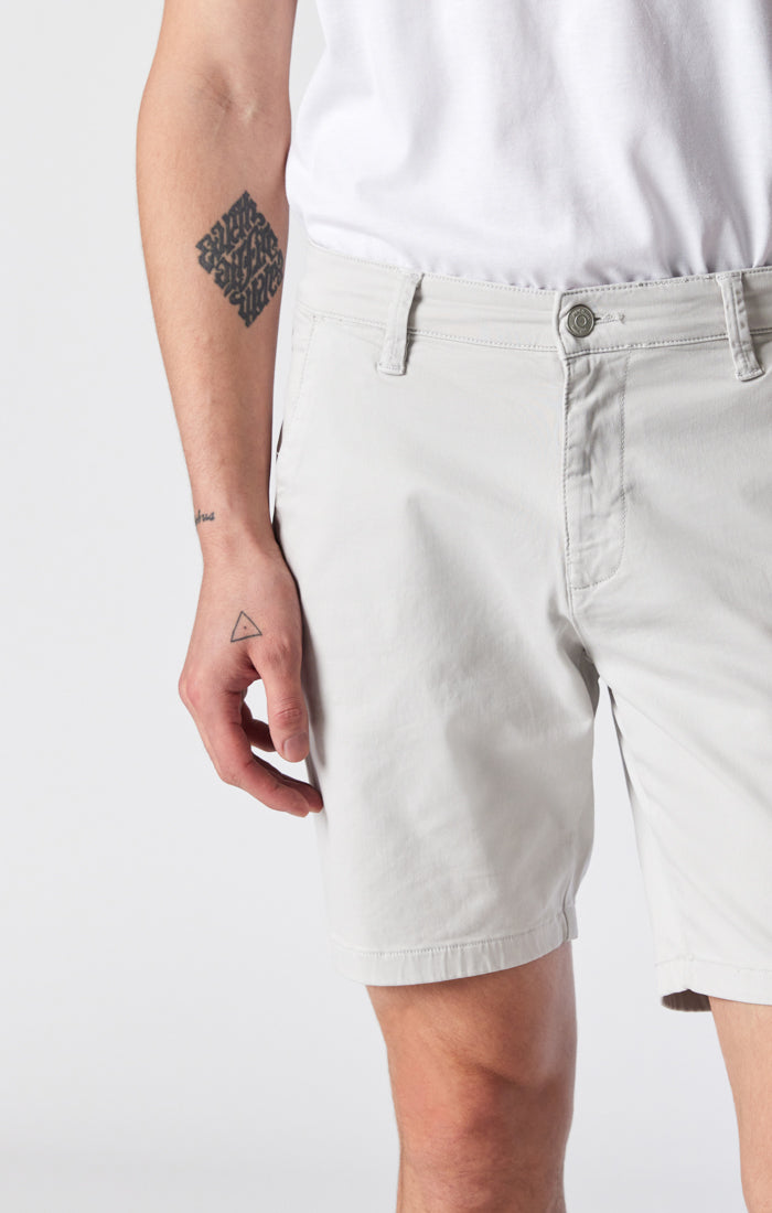 NOAH SHORTS IN OYSTER MUSHROOM TWILL - Mavi Jeans