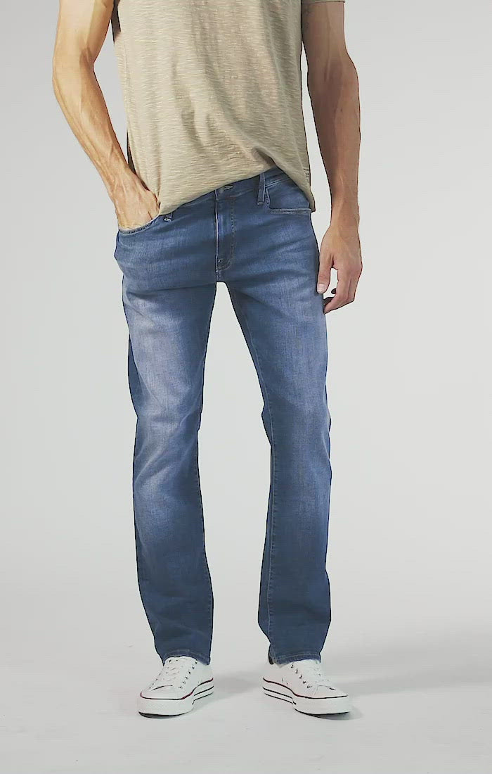 ZACH STRAIGHT LEG IN MID BRUSHED ORGANIC MOVE - Mavi Jeans