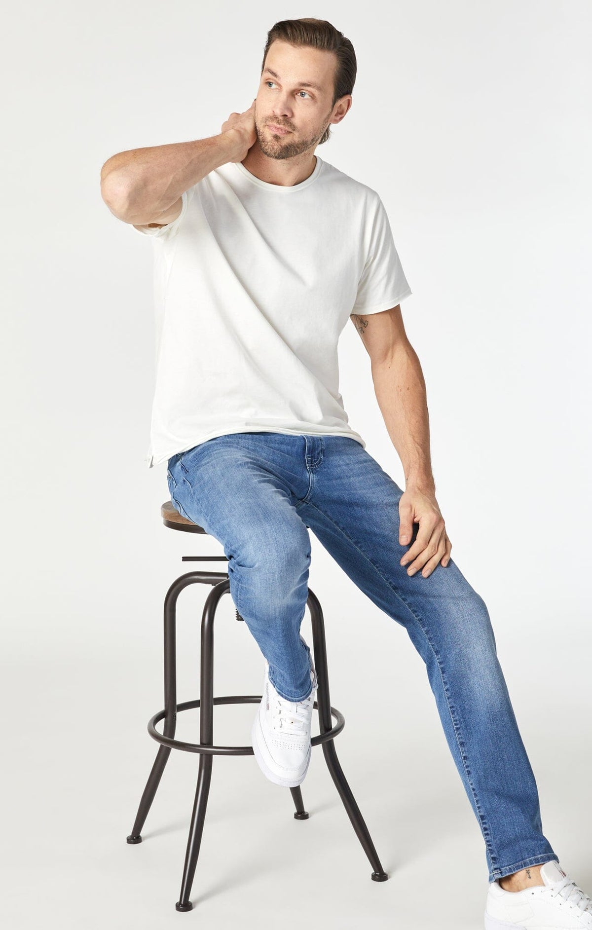 MARCUS SLIM STRAIGHT LEG IN MID BRUSHED WILLIAMSBURG - Mavi Jeans