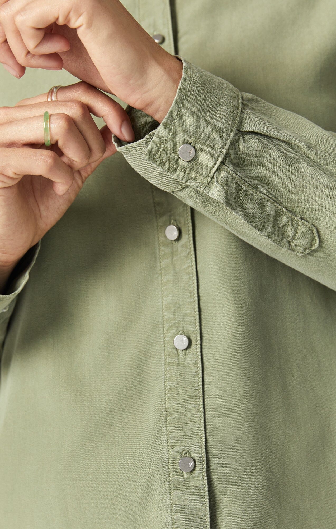 SHELBY SEMI-FITTED SHIRT IN OIL GREEN SUPERSOFT CHIC - Mavi Jeans