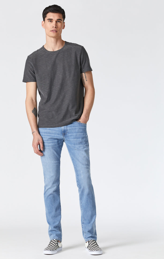 JAKE SLIM LEG IN LIGHT INDIGO WILLIAMSBURG - Mavi Jeans