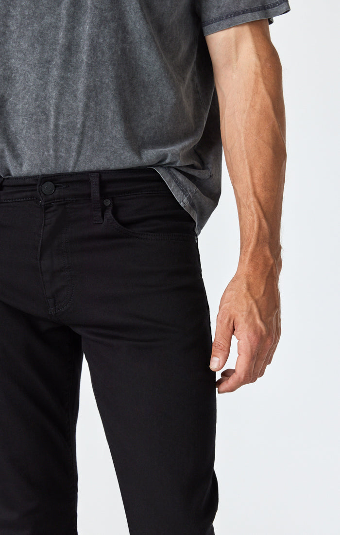 MATT RELAXED STRAIGHT LEG JEANS IN DOUBLE BLACK SUPERMOVE - Mavi Jeans