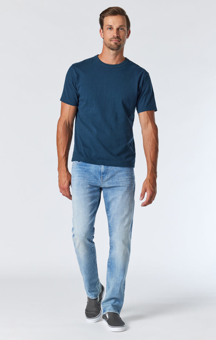 ZACH STRAIGHT LEG IN LIGHT FOGGY FEATHER BLUE - Mavi Jeans