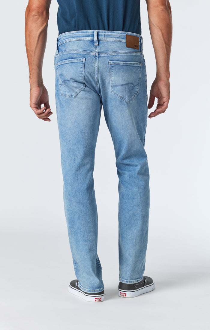 ZACH STRAIGHT LEG IN LIGHT FOGGY FEATHER BLUE - Mavi Jeans