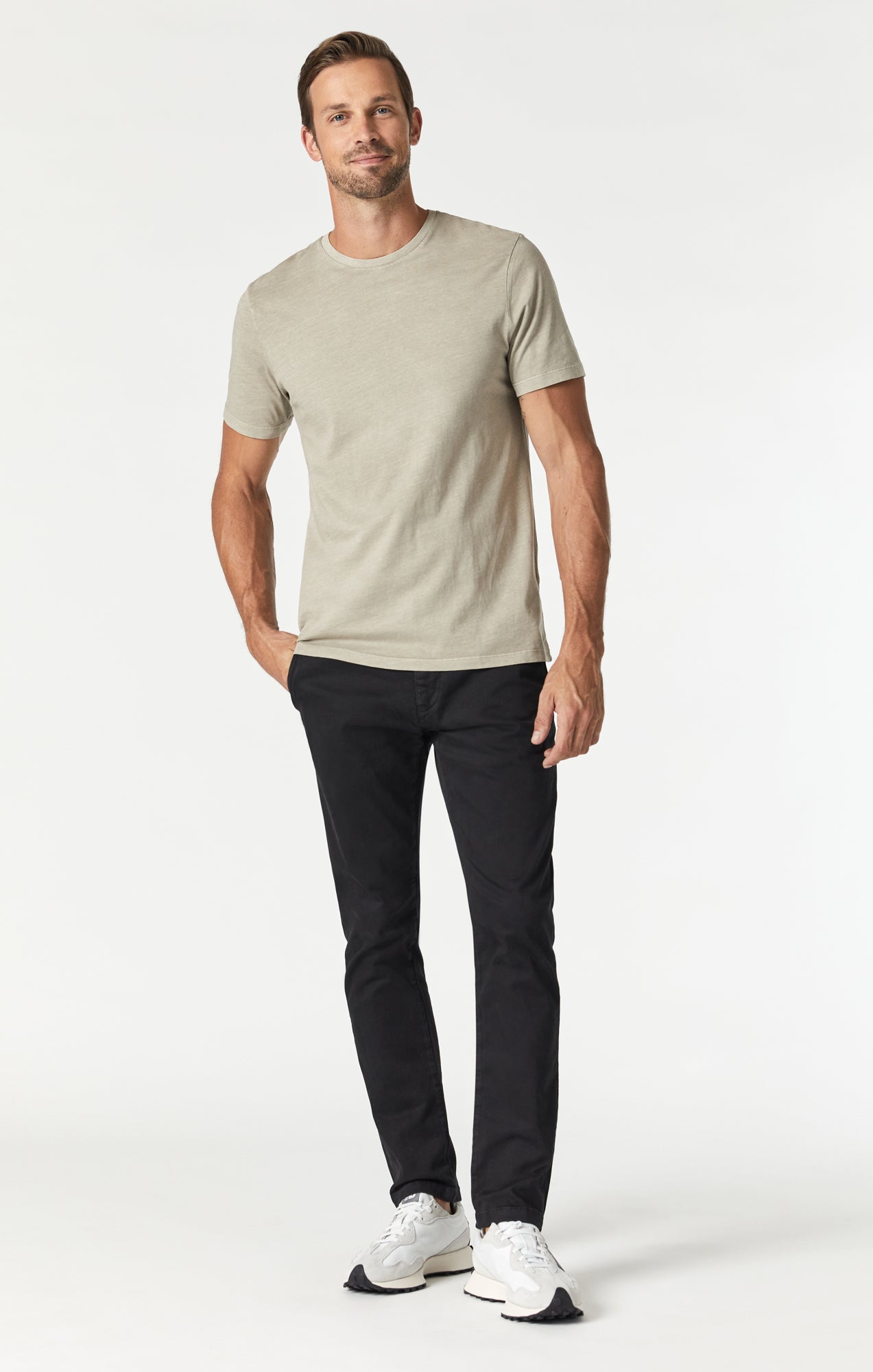 JOHNNY SLIM CHINO IN BLACK SATEEN TWILL - Mavi Jeans