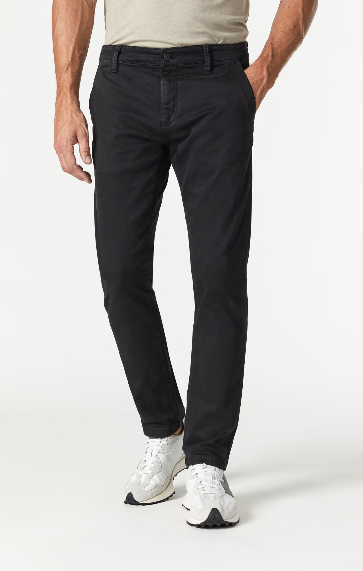 JOHNNY SLIM CHINO IN BLACK SATEEN TWILL - Mavi Jeans