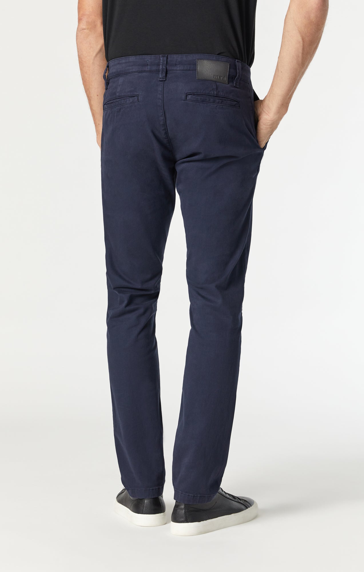 JOHNNY SLIM LEG CHINO IN DARK NAVY TWILL - Mavi Jeans