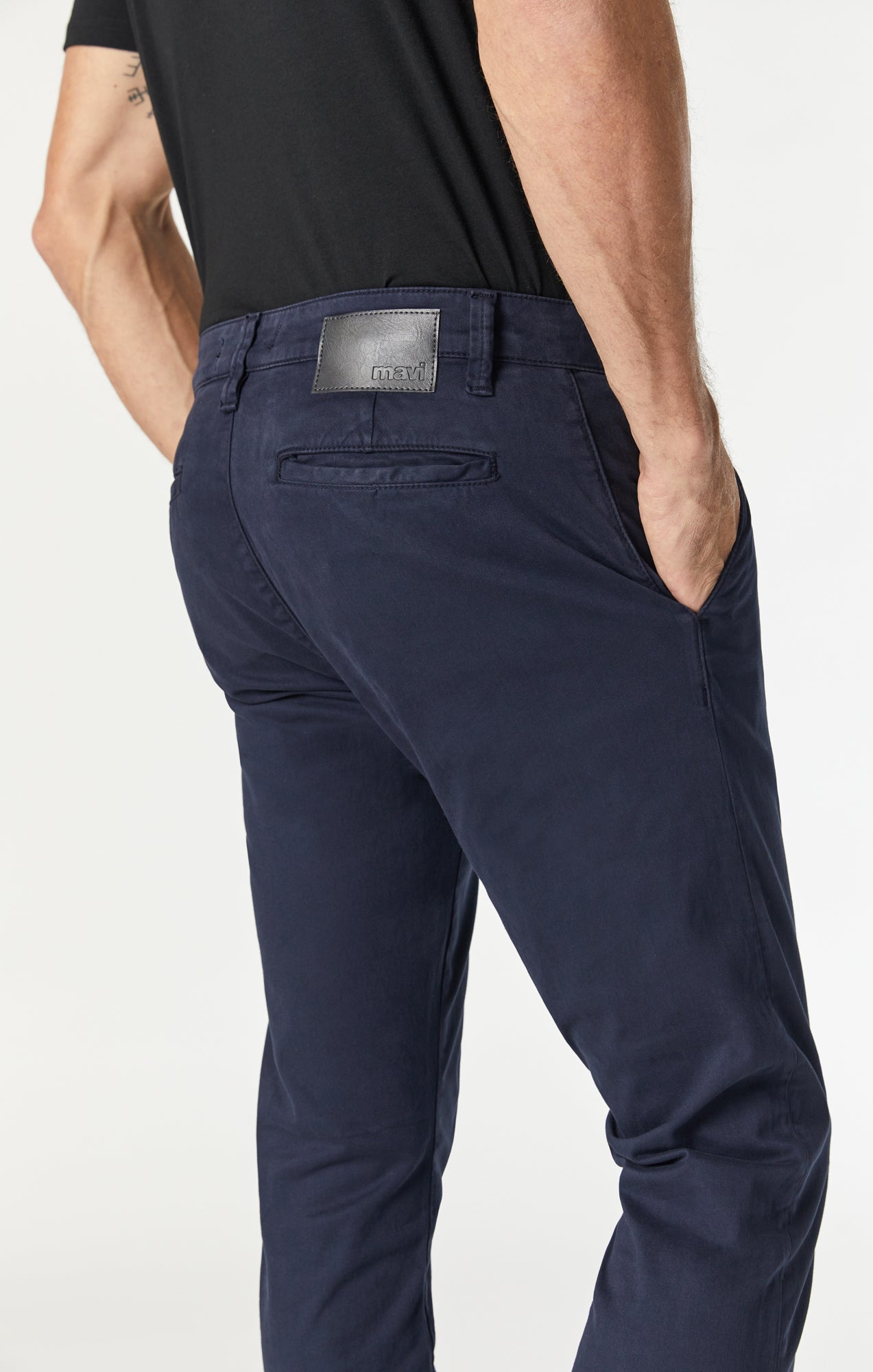 JOHNNY SLIM LEG CHINO IN DARK NAVY TWILL - Mavi Jeans
