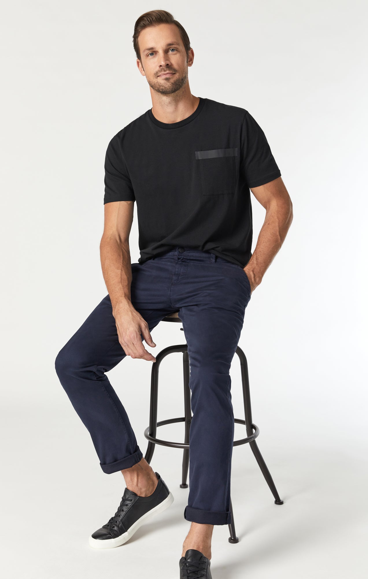 JOHNNY SLIM LEG CHINO IN DARK NAVY TWILL - Mavi Jeans