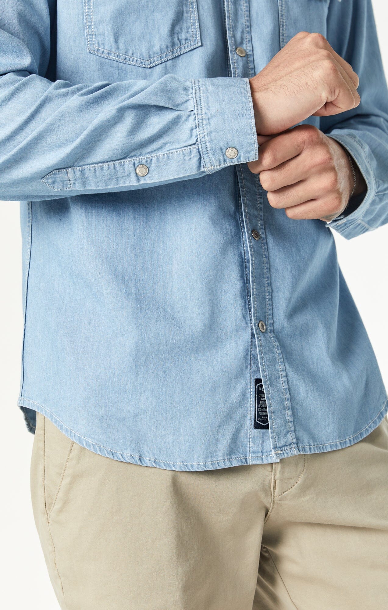 The Ledge Men's Denim Shirt in Sun Bleached Chambray | Taylor Stitch