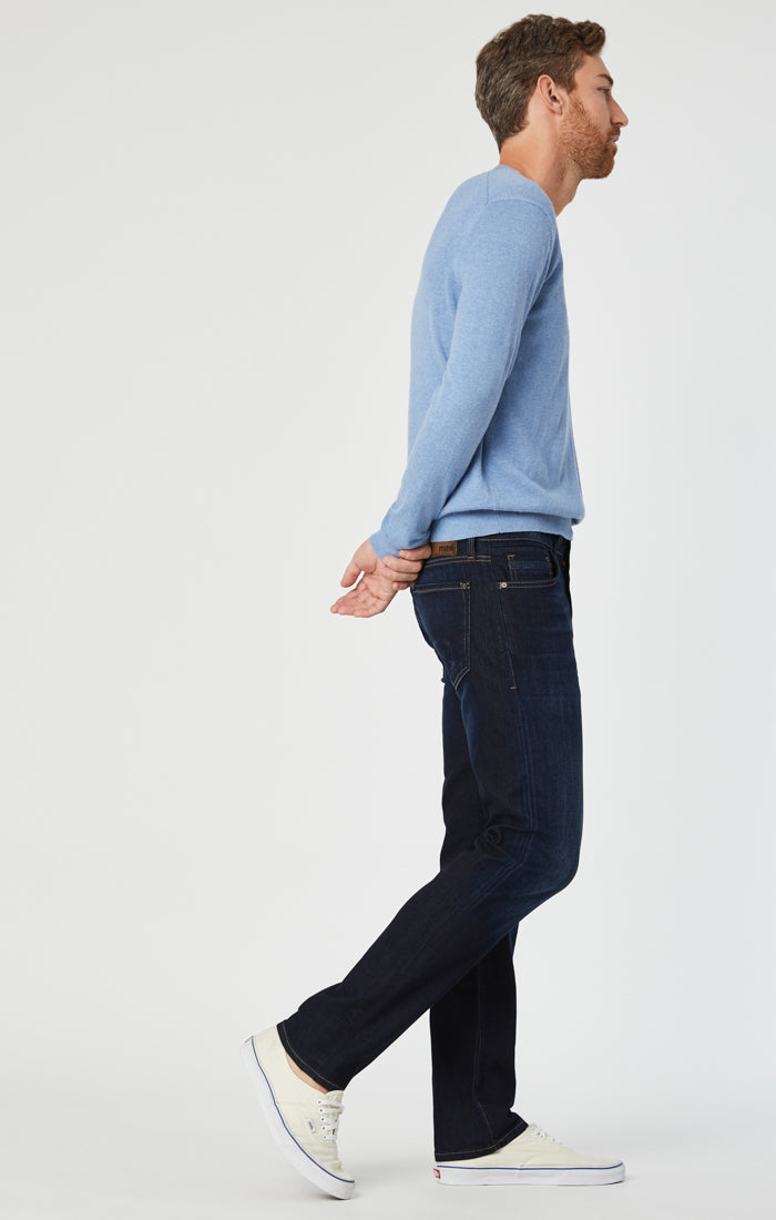 ZACH STRAIGHT LEG IN RINSE BRUSHED WILLIAMSBURG - Mavi Jeans