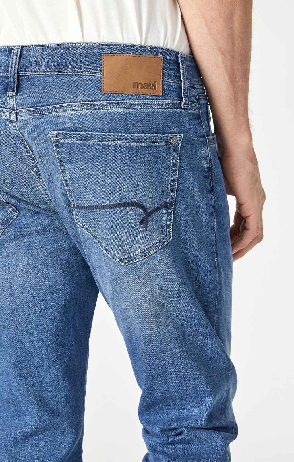 MARCUS SLIM STRAIGHT LEG IN MID BRUSHED WILLIAMSBURG - Mavi Jeans