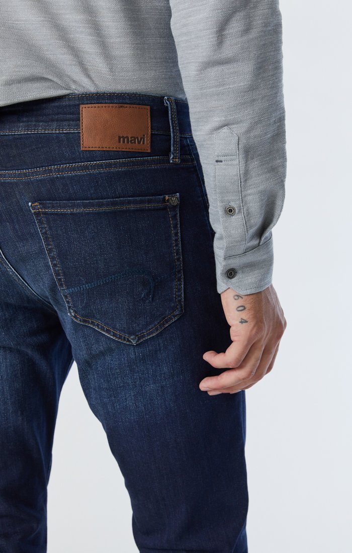 ZACH STRAIGHT LEG IN DARK WILLIAMSBURG - Mavi Jeans