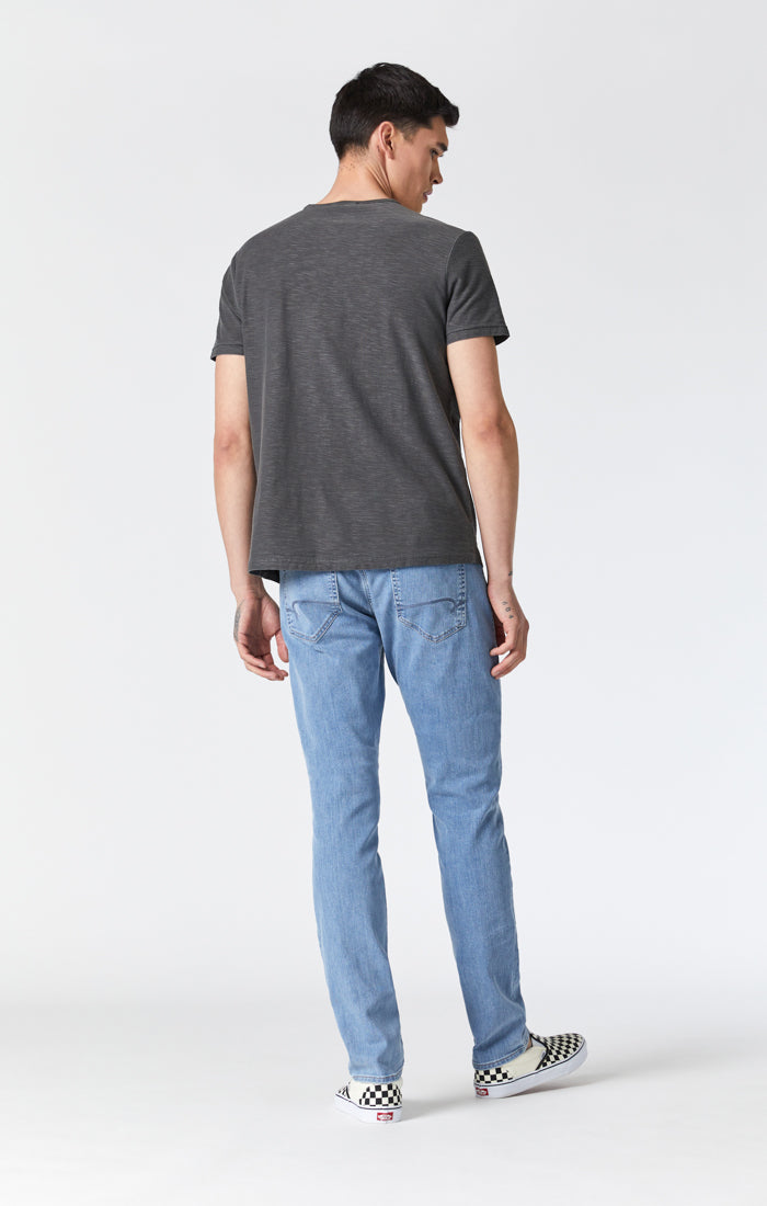 JAKE SLIM LEG IN LIGHT INDIGO WILLIAMSBURG - Mavi Jeans